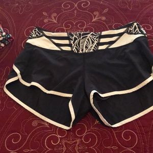 Lululemon speed up shorts 2.5”